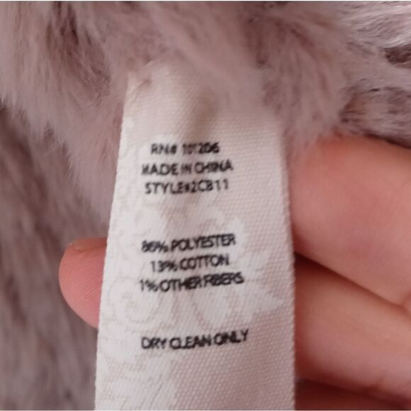 Soft Surroundings faux fur vest size medium - Picture 4 of 5